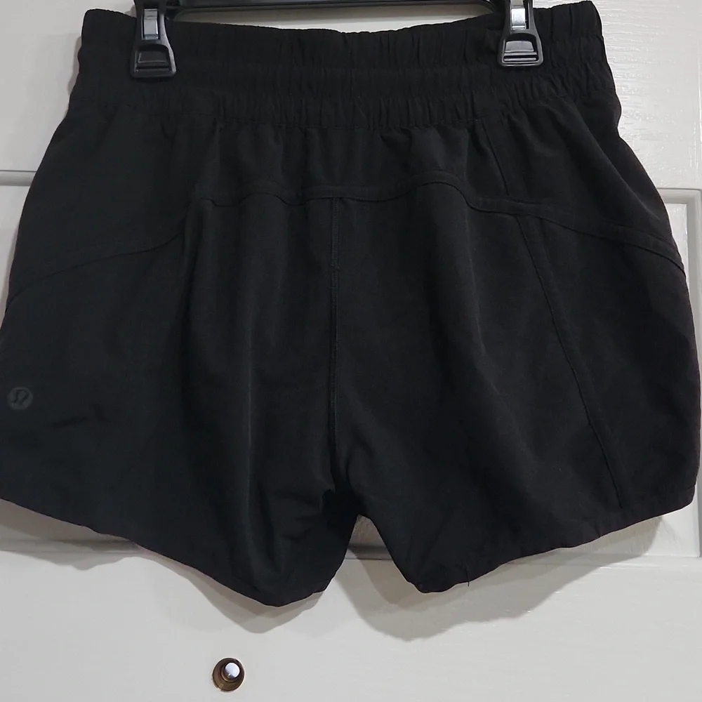 Lululemon Tracker Short V *4